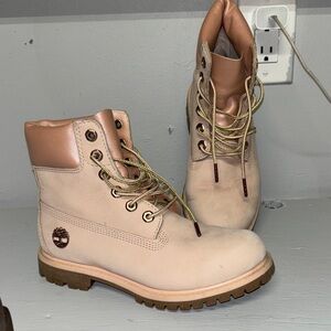 EUC LIGHT PINK TIMBERLAND BOOTS